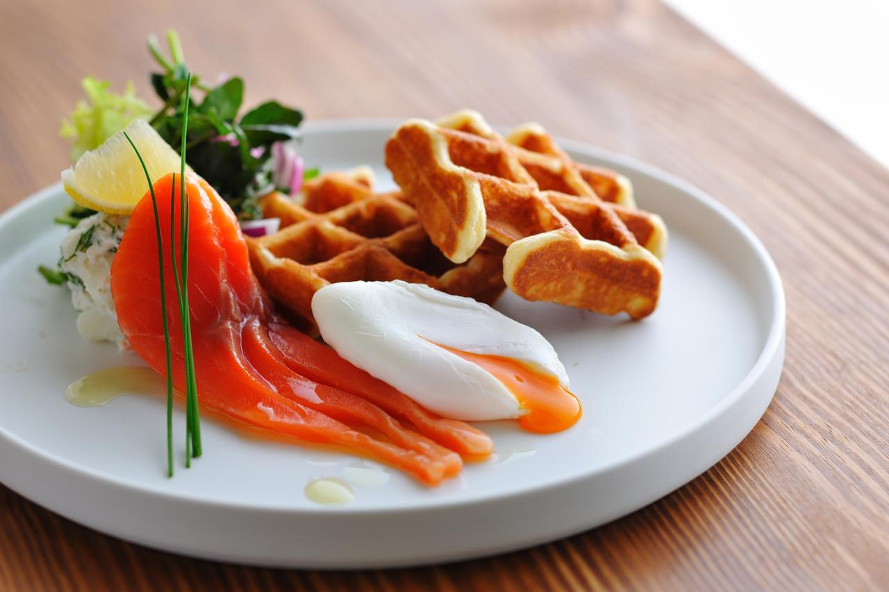 OMO7 Asahikawa by Hoshino Resorts Eksteriør billede Salmon and potato waffles