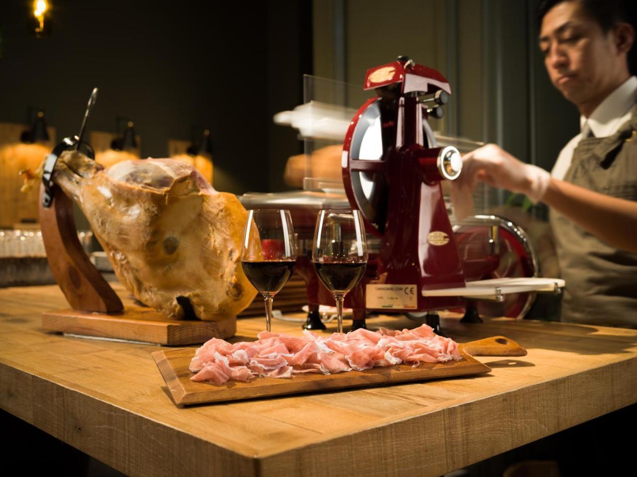 OMO7 Asahikawa by Hoshino Resorts Eksteriør billede A prosciutto slicer