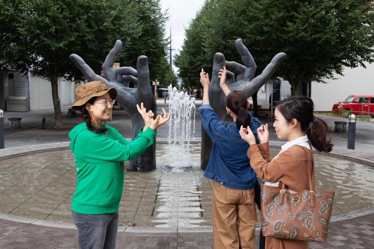 OMO7 Asahikawa by Hoshino Resorts Eksteriør billede Visitors at the Peace Park