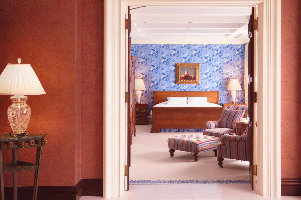 OMO7 Asahikawa by Hoshino Resorts Eksteriør billede A suite at the Four Seasons Hotel, Hong Kong