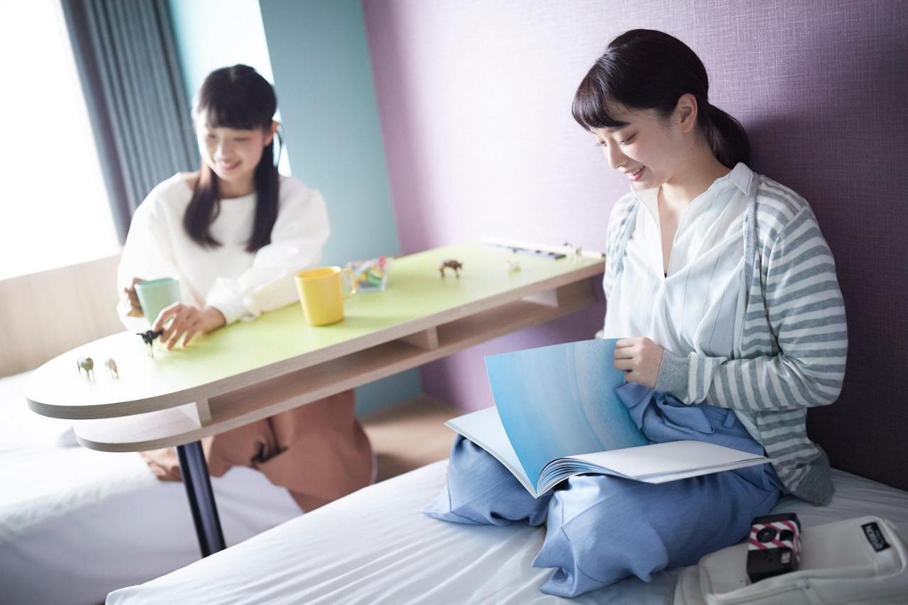OMO7 Asahikawa by Hoshino Resorts Eksteriør billede Students studying in the dormitory