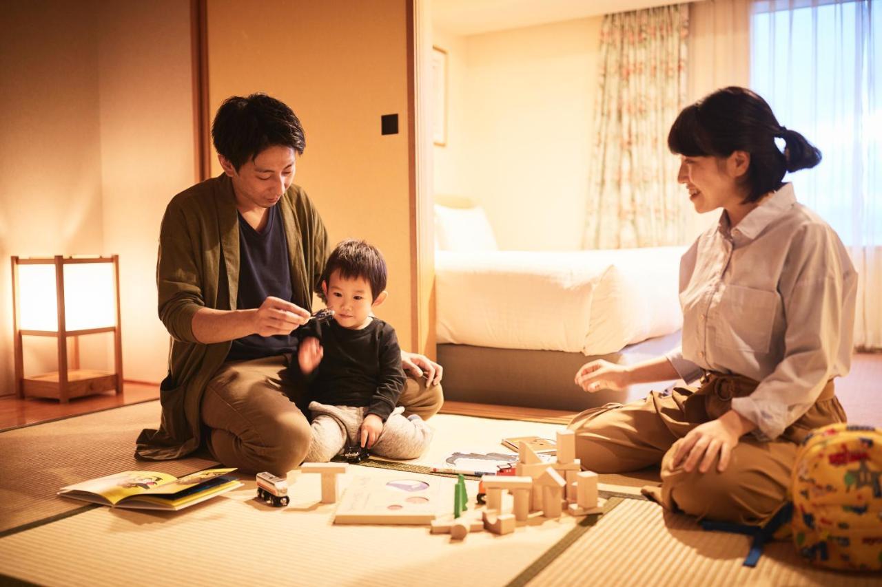 OMO7 Asahikawa by Hoshino Resorts Eksteriør billede A Japanese family